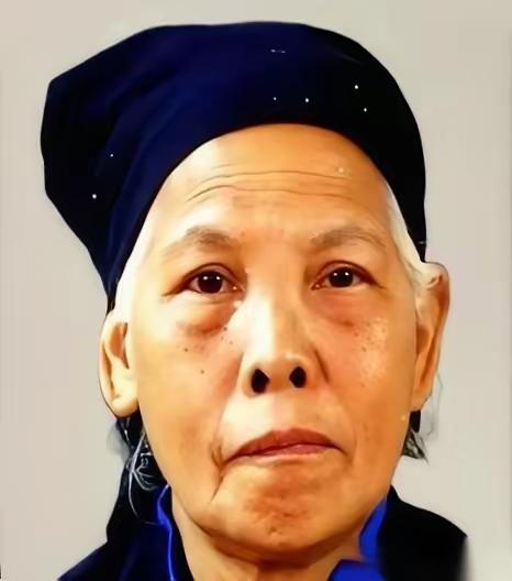 这人叫隆美兰。1979兰。1979年，我军猛攻越南一个高地，冲了三次，三次都被打