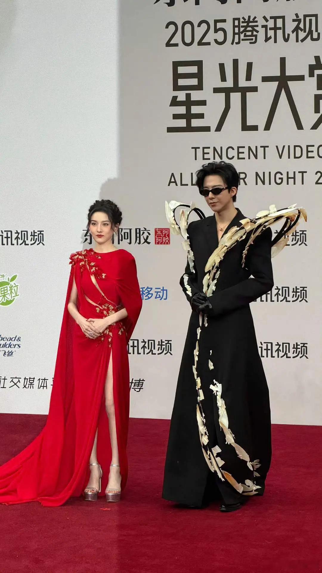 刘宇宁穿这衣服可能是会拉开距离