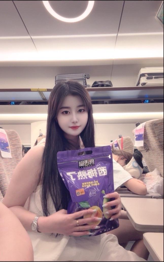 总有人说你变了  但从没有人问你经历了什么  不管你承认不承认  人啊...