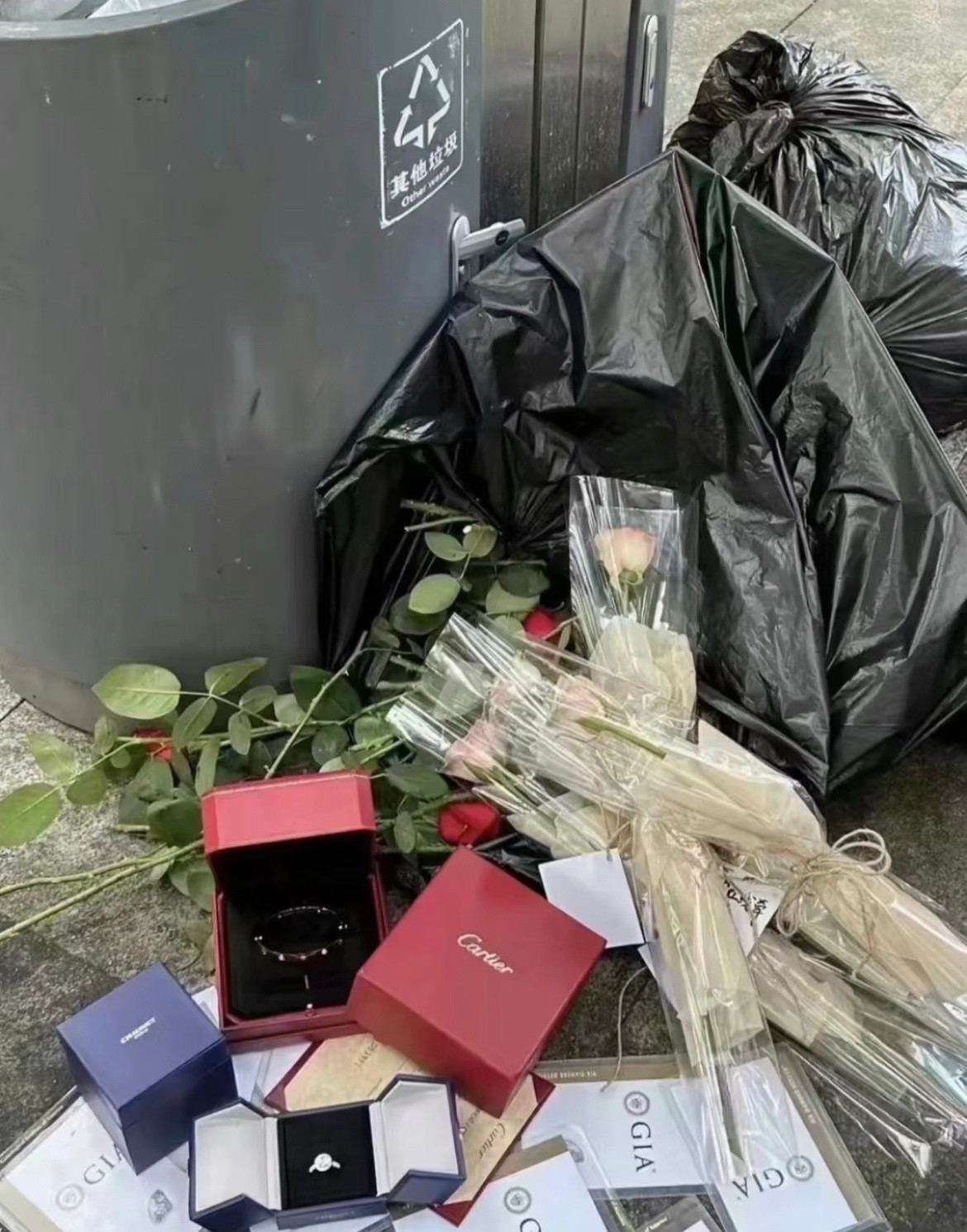 情人节这两年新出现的情人节神秘组织“垃圾桶小队”，一个人社恐，两个人大胆，三个