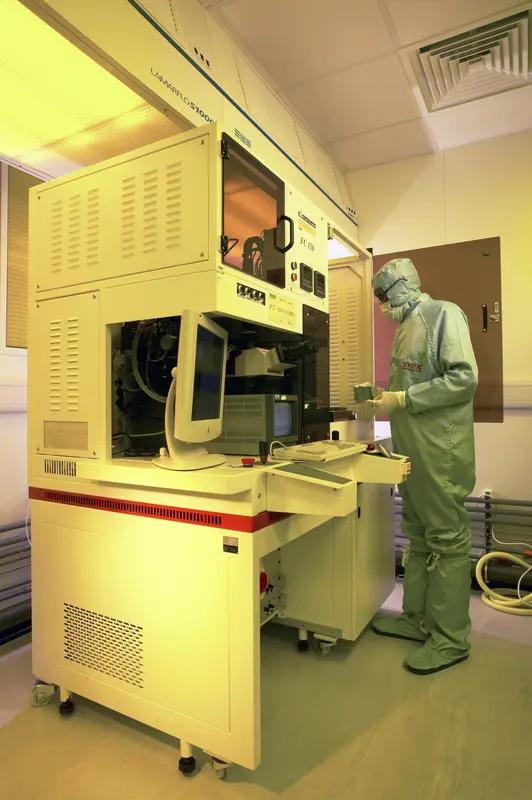 中国半导体巨头联名上书：必须打造“中国版ASML”！近日，一份由中国半导体产