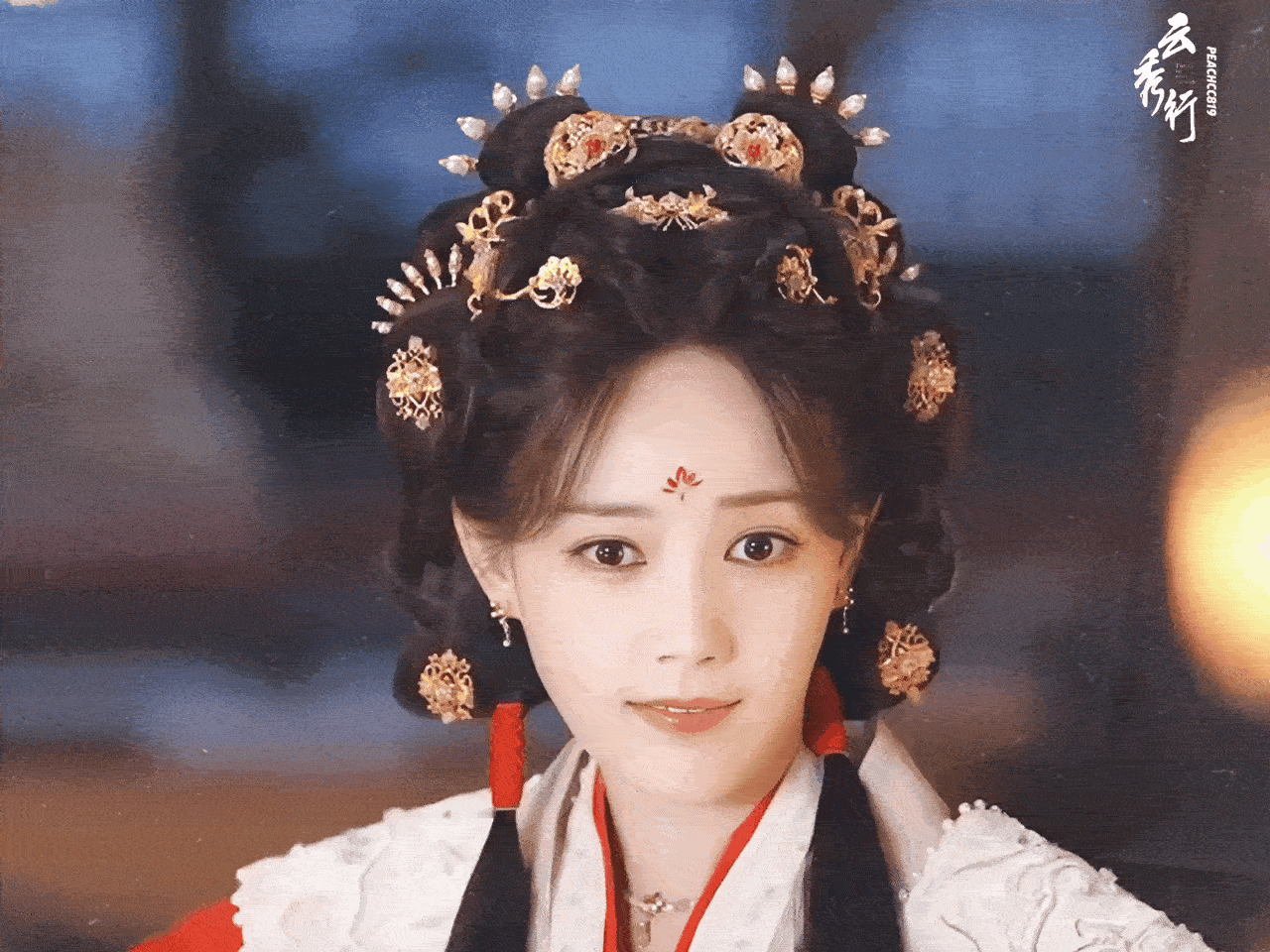 李一桐已经不是普通的体寒，是冰封了，几十部女主都火起来，她的戏没有记忆点，脸也难以辨认，至今模糊，不