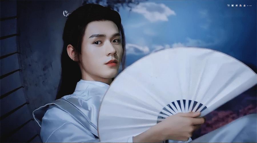 看这些男演员的古装出圈动图，真的被帅到了！龚俊的温客行，那叫一个帅；王鹤棣的东