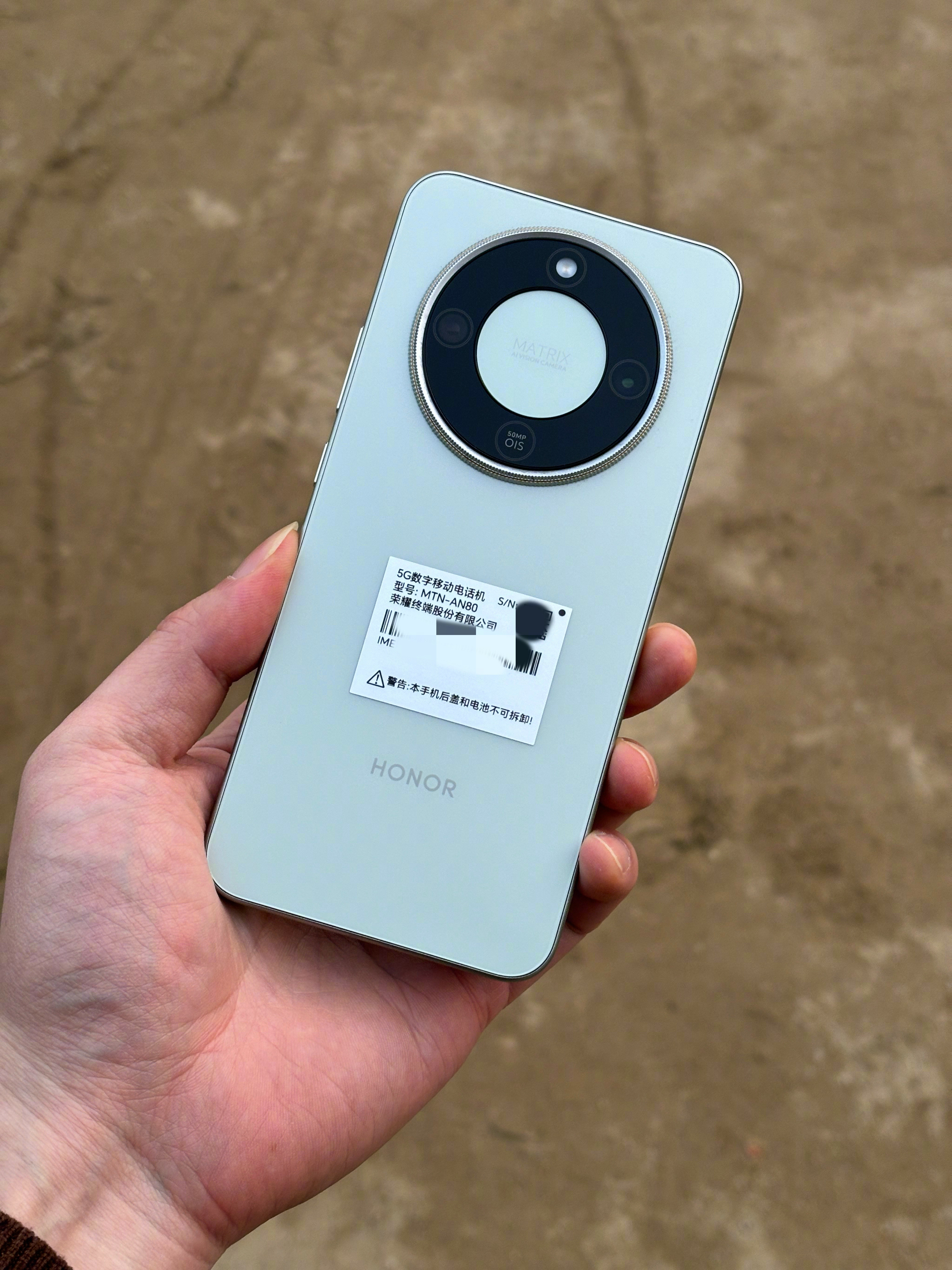 怪不得荣耀X70系列的销量能突破500万，回老家两天就看见好多亲戚朋友用这款手机