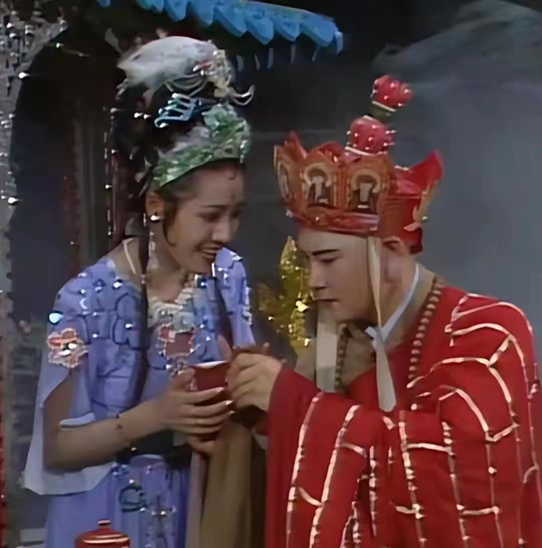 为何只有老鼠精能叫唐僧夫君？她竟是唐僧弄丢的前世妻子通读《西游记》全