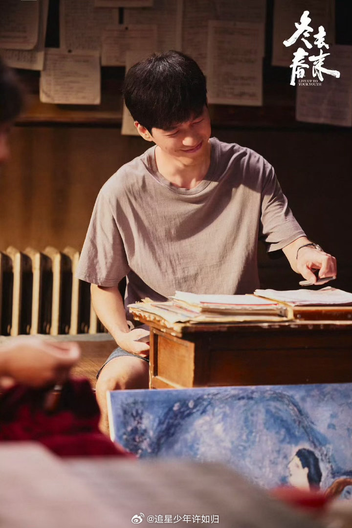 白宇请客不画饼只买面白宇不语只是一味投喂面条别人请客是画饼，他请客是真买面。直