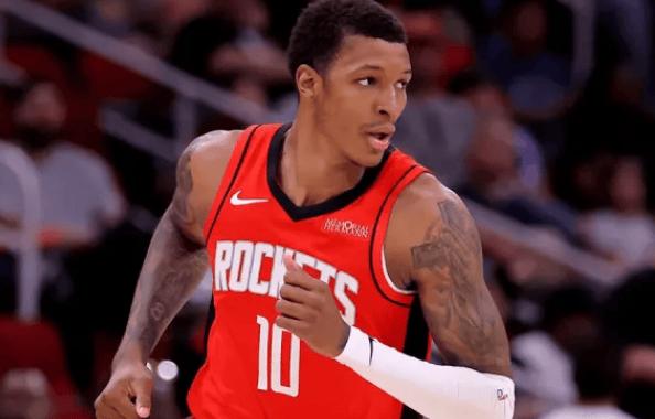 火箭每场比赛看几分钟，就会发现一个奇怪的现象1.汤普森一条龙你以为他要进球或者