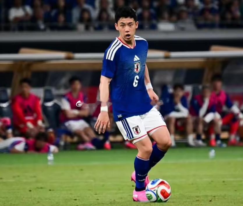 在日本国家队友谊赛1-0击败冰岛赛后，日本队长远藤航接受了日本记者石川祐介的采访