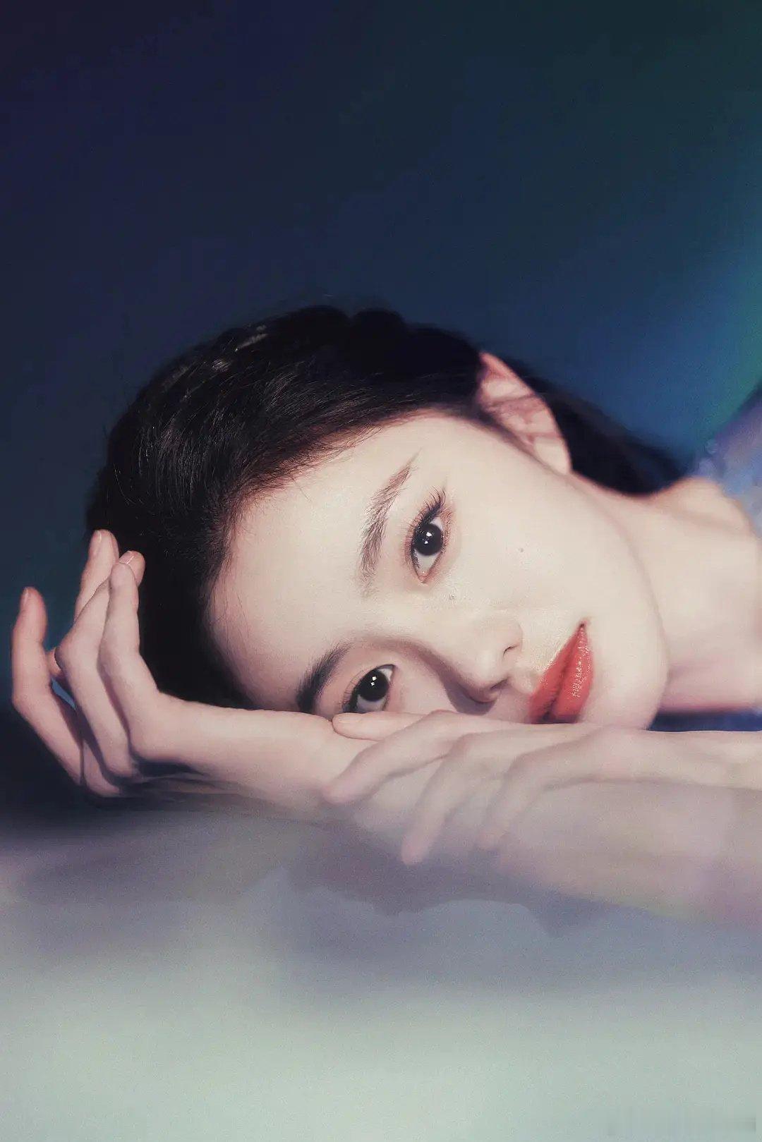 刘浩存春晚出图，好流光色彩的图神秘色彩