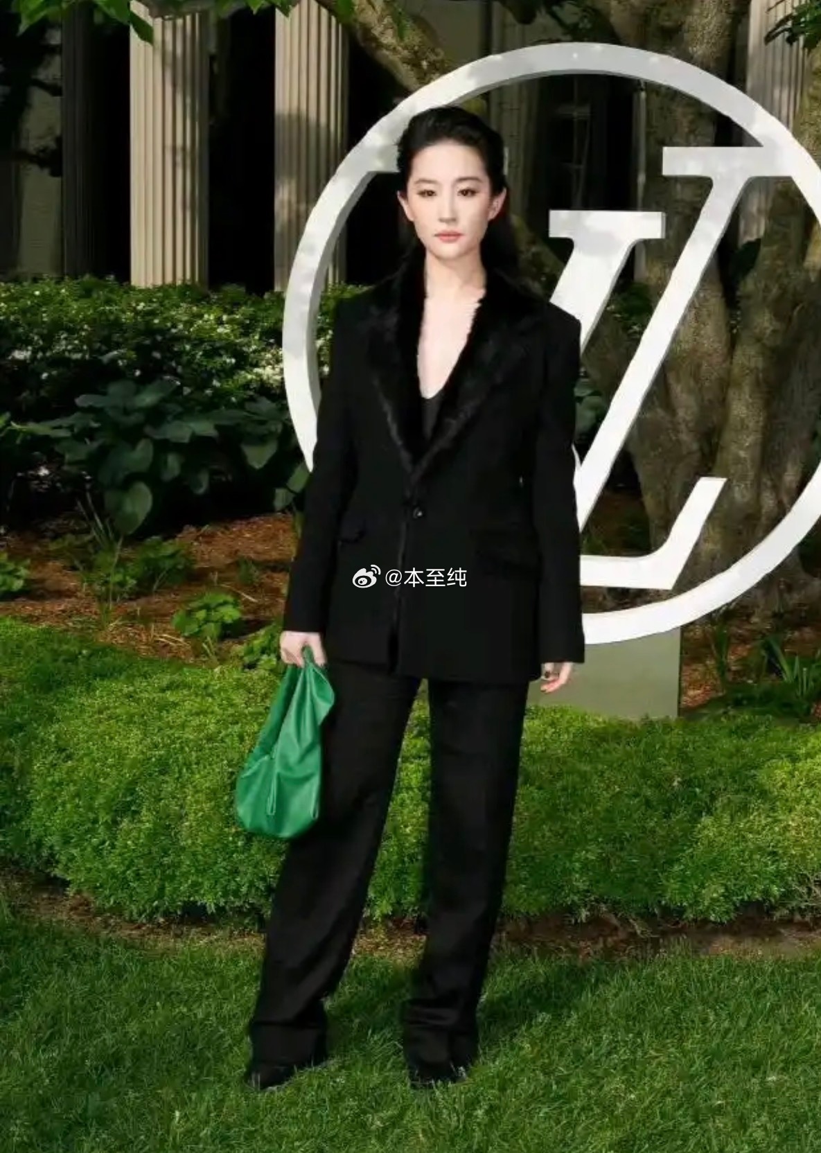 不愧是神仙姐姐，生图和精修一样美
