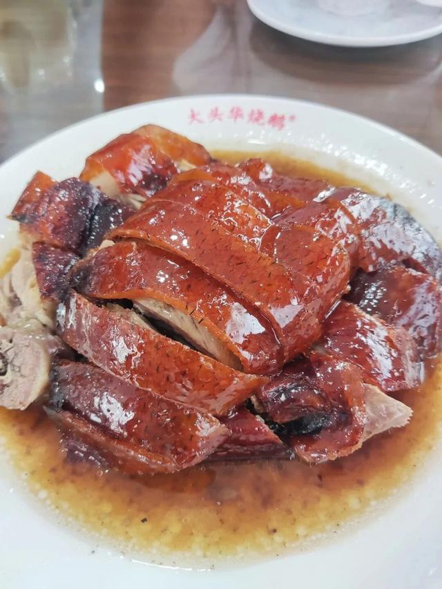 广东鸡煲店老板想多宣传顺德美食鸡煲店老板忙不过来啦，大家可以去试试其他美食呀