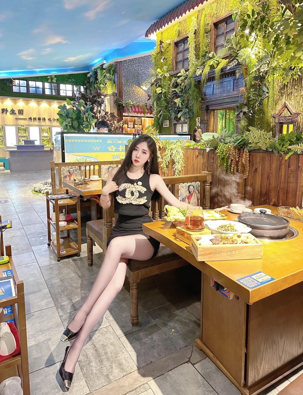爱在有你的国度。黑丝搭配