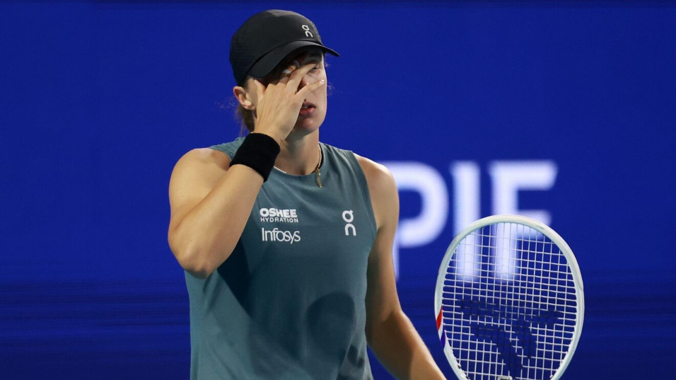 斯瓦泰克官宣新教练来看一下斯瓦泰克这位新教练的简介吧。弗朗西斯科•罗伊格，20