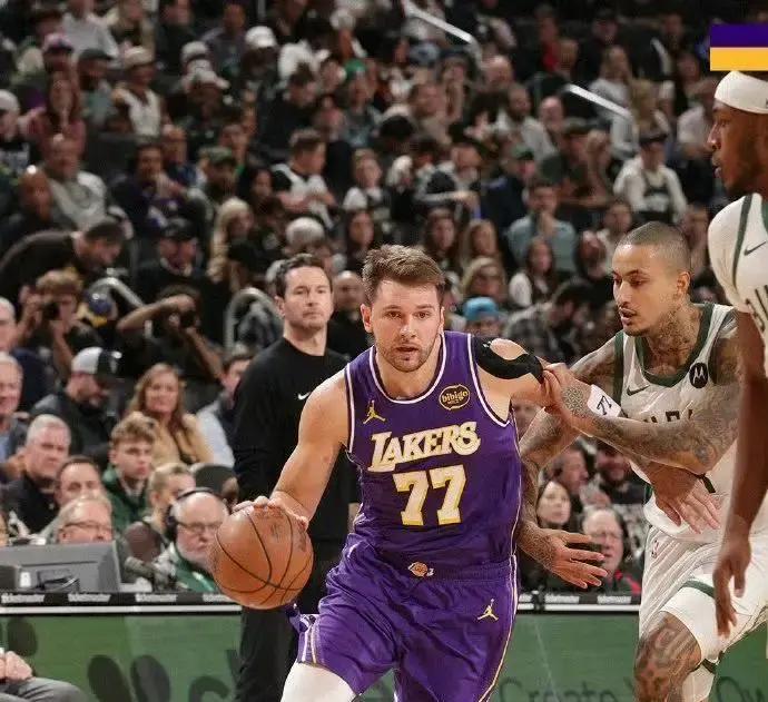 别再讨论詹姆斯和库里了。决定NBA未来的，是屏幕前上亿根拇指。东契奇