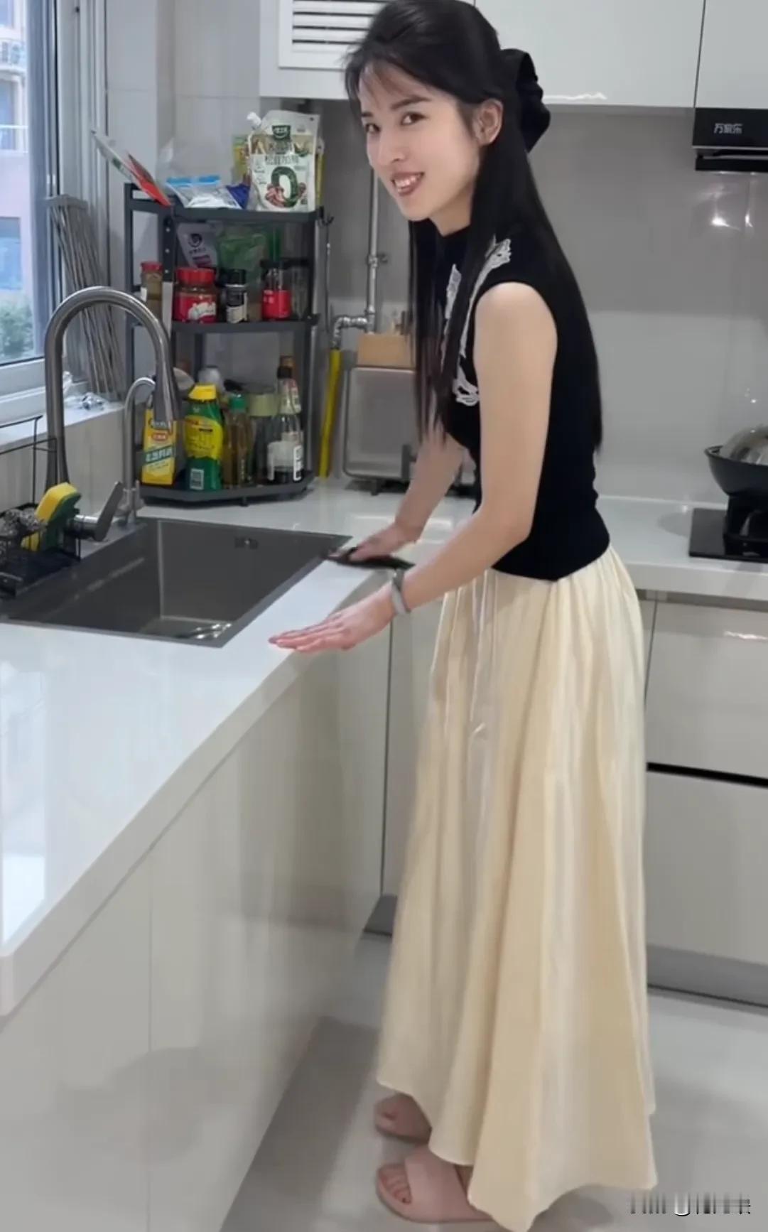 老实说，你的那个她还在你身边吗？