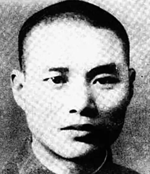 1932年，沈醉发现一个组员给日本人提供情报，他报告戴笠。戴1932年，沈醉发现