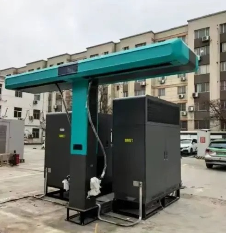 9分钟闪充炸场！换电还能守多久？比亚迪闪充站实测排队超油站