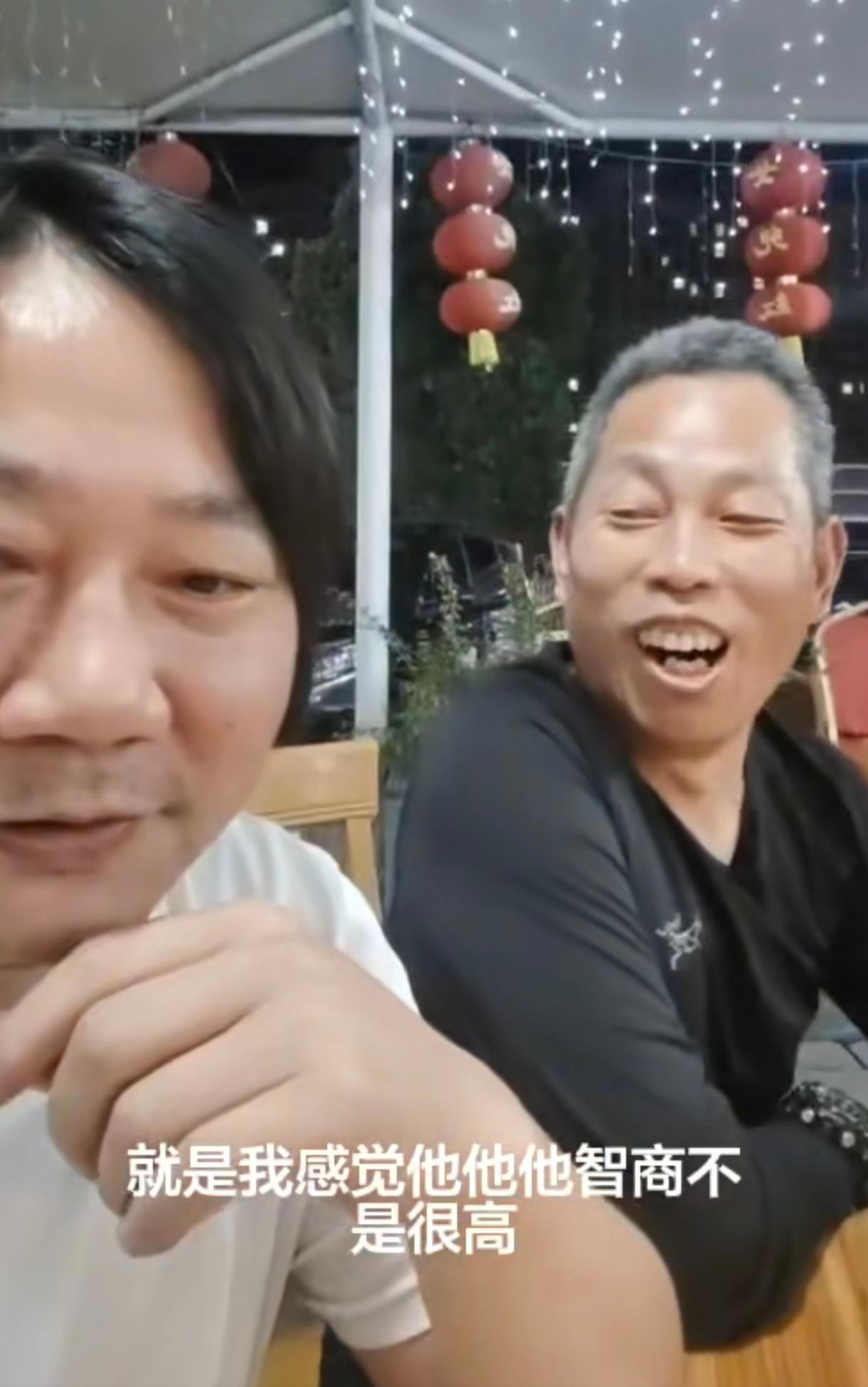 我刷到一个视频，一个自称是张雪师傅的人说，他的徒弟张雪造摩托车非常忙碌，但是他比