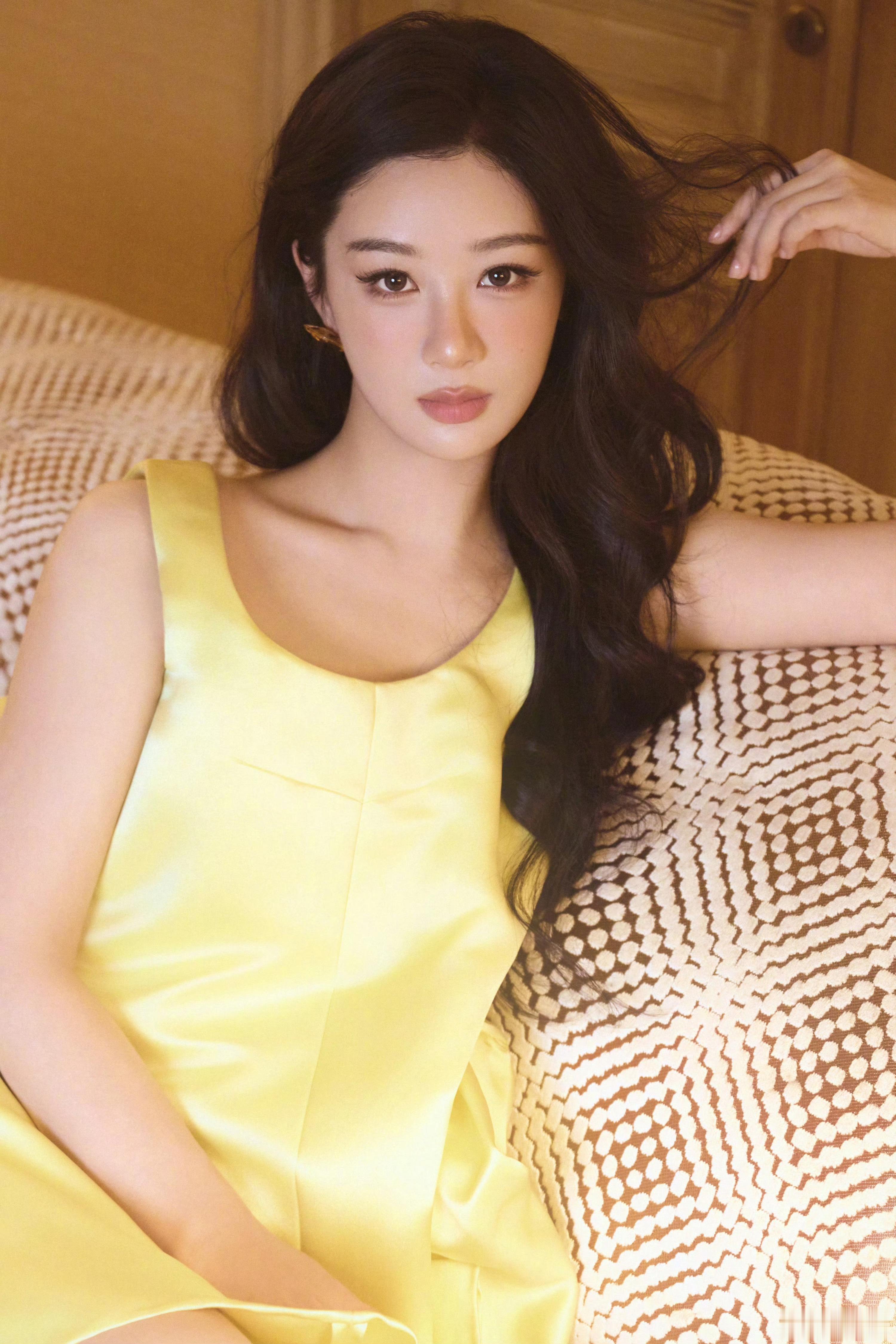 杨紫‍杨紫董竹君yz杨紫玉兰花开君再来yz杨紫她用实力证明自己，用努力成