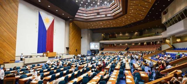 菲议员联名要求驱逐中方外交官，中方将计就计，就等马科斯做出决定有些小国之所以在