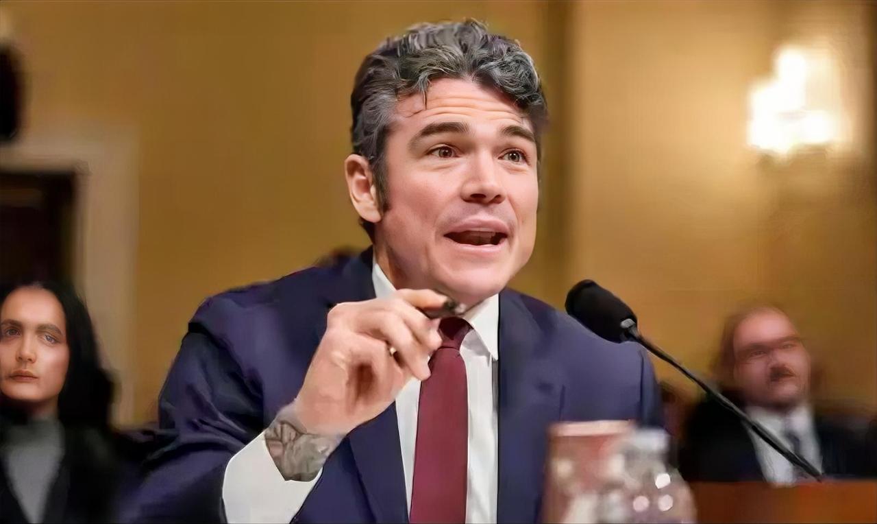 他打破了美国政坛的集体“沉默”！原来，美国官员也有勇敢的人！当地时间3月17