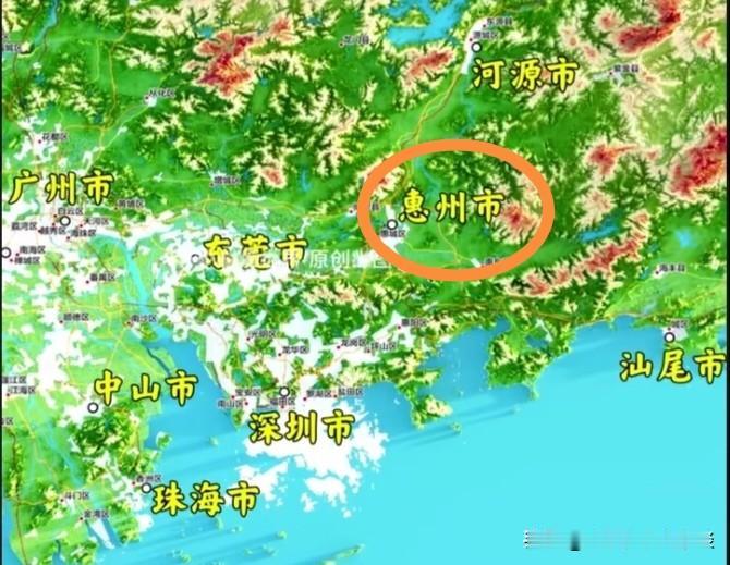惠州地理位置的优越性，一眼便能看出。大家看，惠州地处东江流域，位于珠三角东部