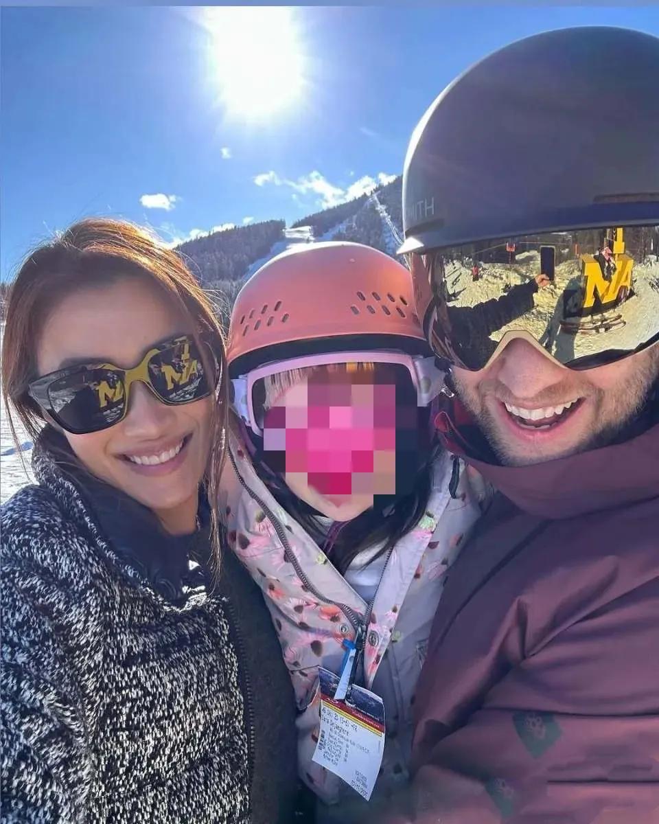 谢霆锋妹妹谢婷婷近日分享了自己和外籍老公为女儿过生日的合照，这外籍老公真帅气，一