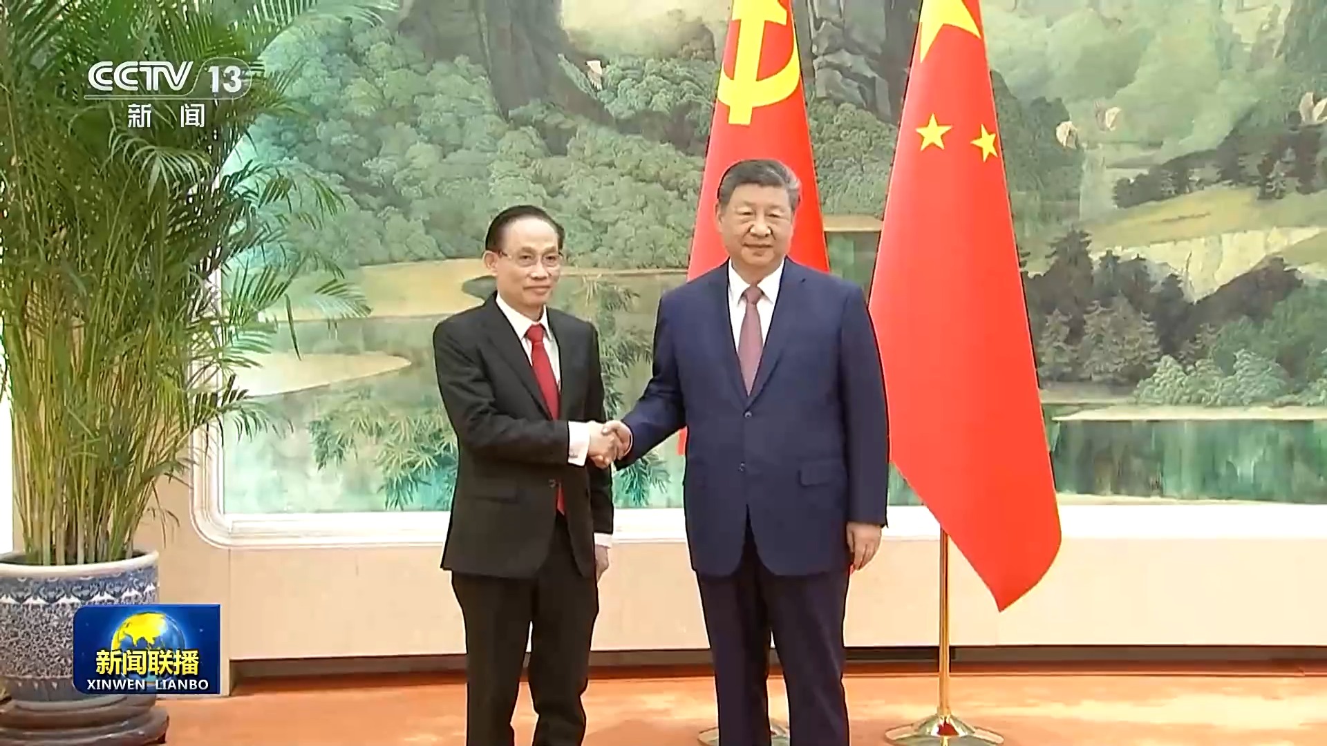 中越高层会晤共绘命运共同体蓝图 习近平黎怀忠共商合作大计