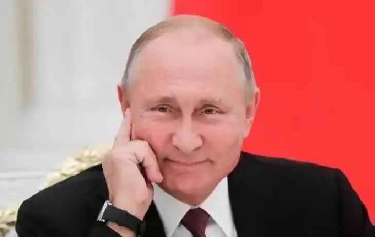 普京这波操作，演的哪出？普京大手一挥，把24岁体操冠军直接拎进克里姆林宫，