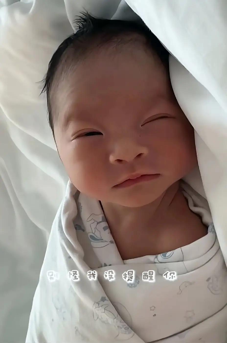 马筱梅亲自晒出小汪宝视频，一出场就萌化全网。视频里的小汪宝睡不醒的样子也太真