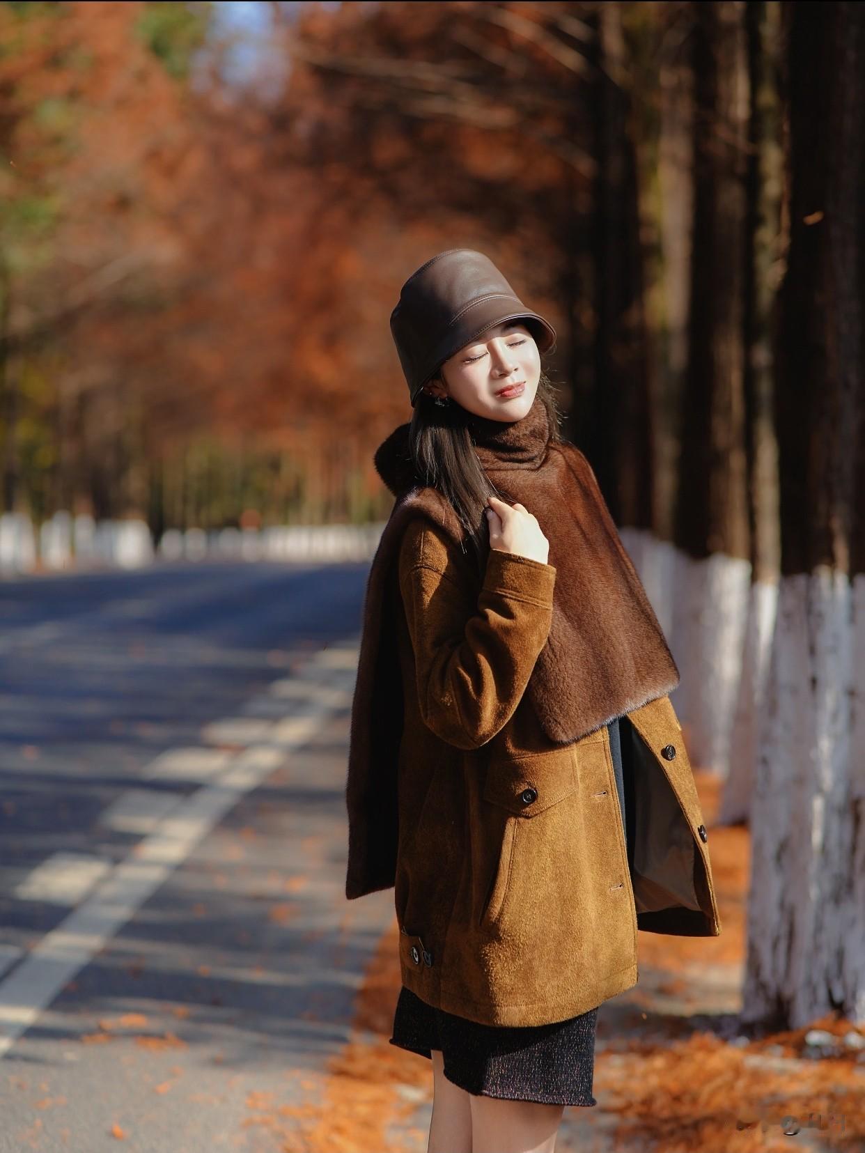 分享随手拍的美照秋风起，落叶舞，思无涯。