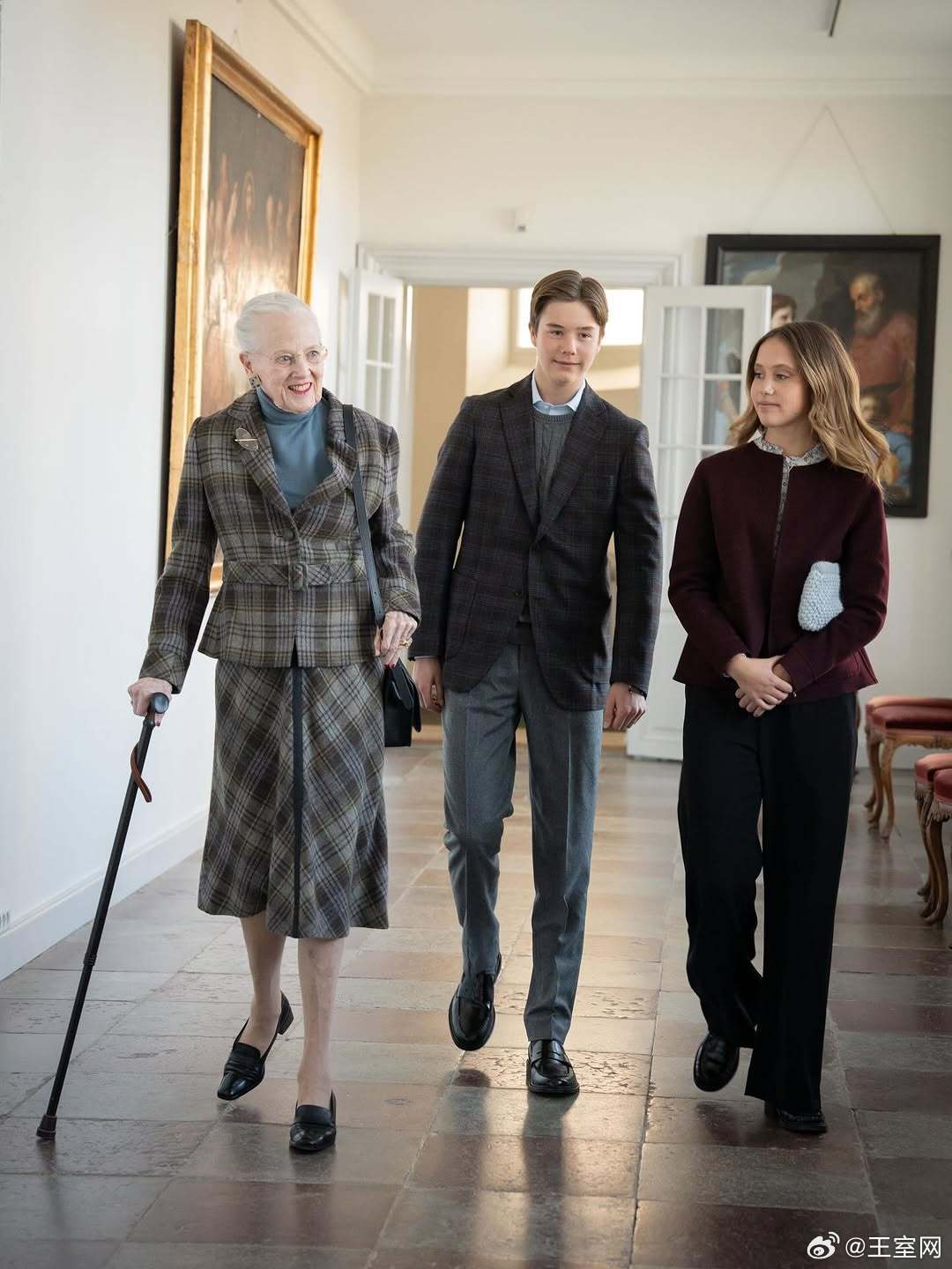 丹麦王室🇩🇰4月18日，文森特王子和约瑟芬公主将举办坚信礼仪式。世界各国王