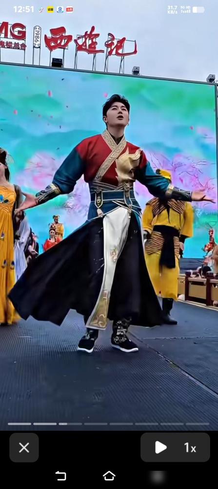 并不十分看好史元庭在长春动植物园的NPC工作。我这大半年少说跑了七八次长动，