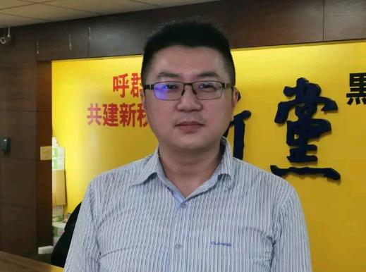 林明正说，大陆比国民党宅心仁厚。他说，近些天，竟然有国民党“民代”突然想起了旧时