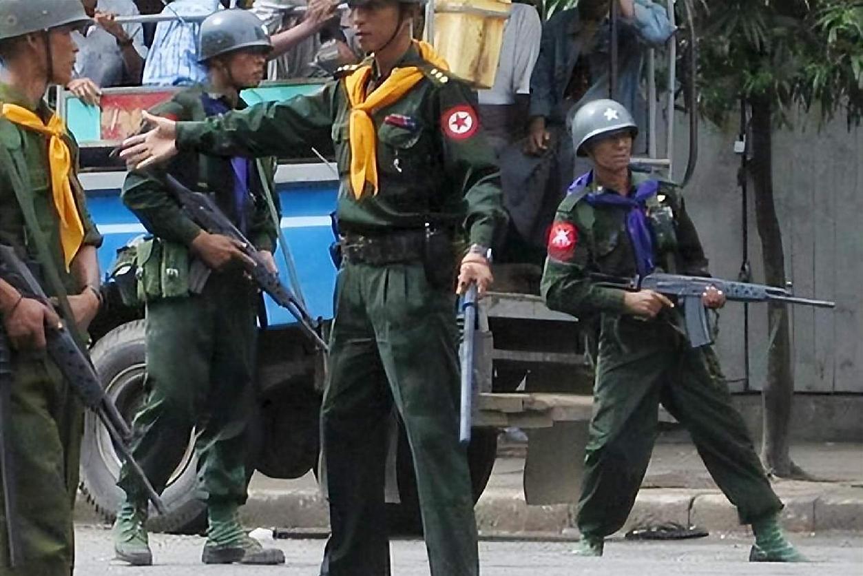 就在刚刚缅甸军方突然宣布了新的道路管控要求，据公开报道，要求昔卜到腊戌沿线