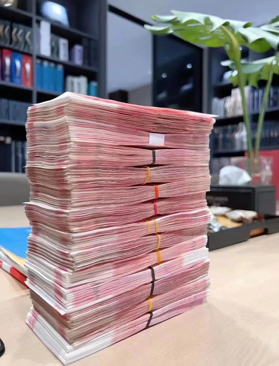 不管你现在有十万还是三十万，都得冷静一下。2025年只剩几天，2026年一