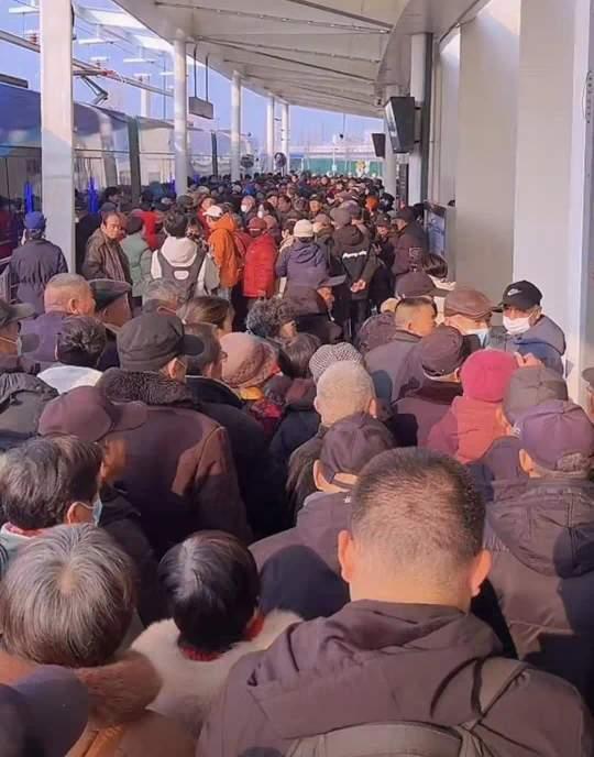 济南轨交济阳有轨电车线的浪漫：上车不拿钱，下车靠随缘。这几天济阳有轨电车挺