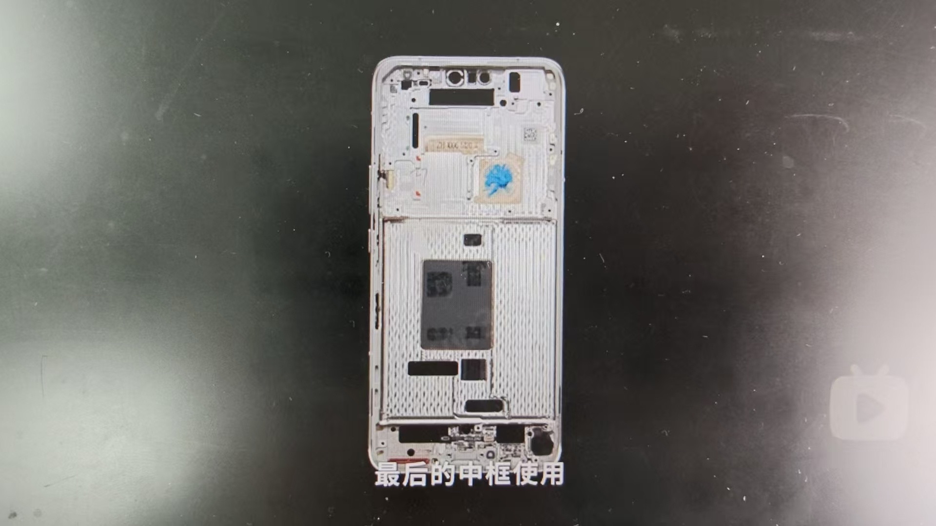 中端手机做到8000mAh+，而旗舰手机只有6000mAh…[汗]很简单。电