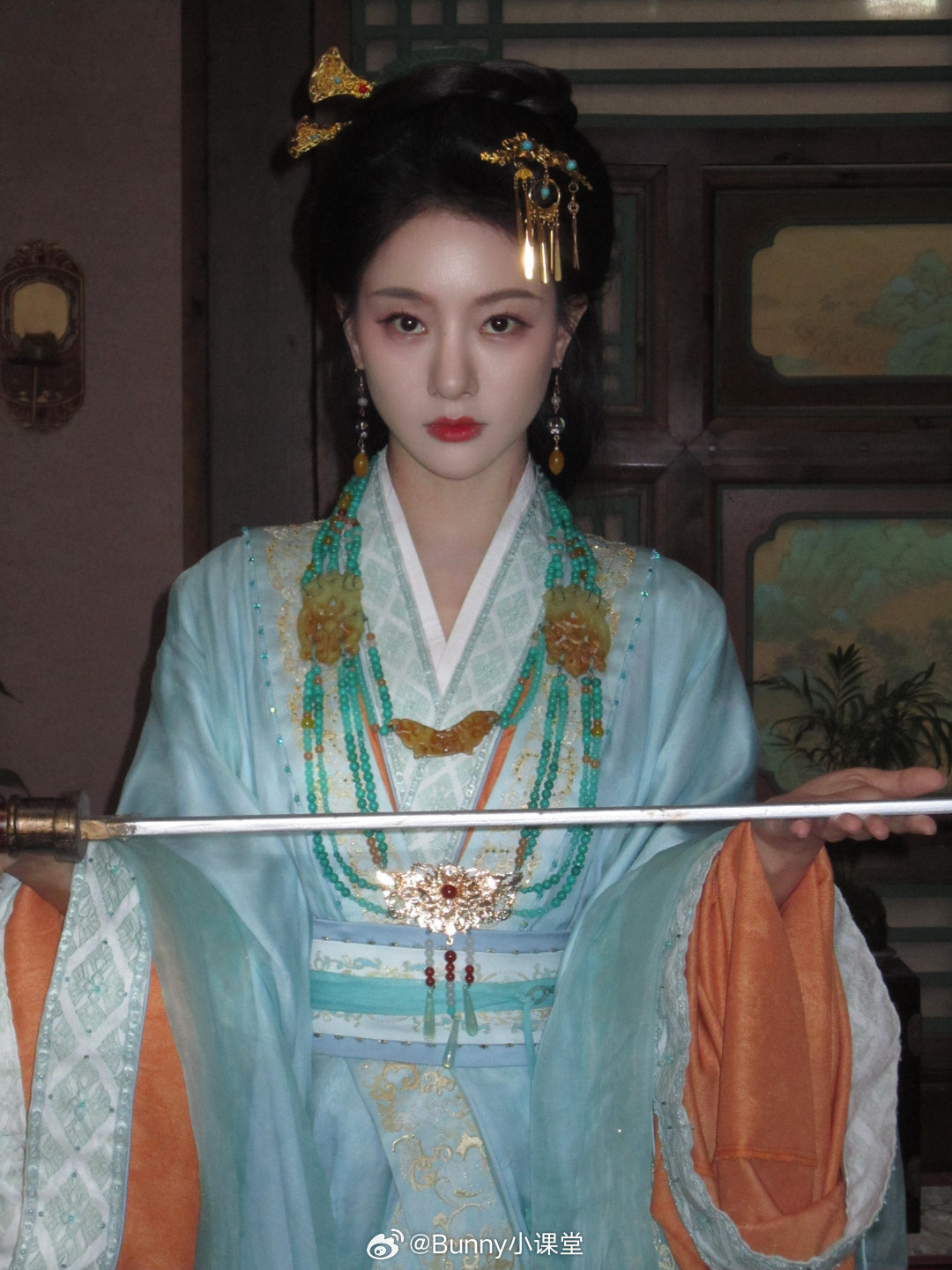 瓜主爆料《刺棠》更多阵容详情，男女主确定张凌赫、卢昱晓，女配朱丽岚、雪野，男配李