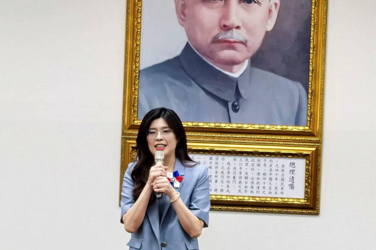 【快讯】郑丽文公布第二波人事　张荣恭、萧旭岑任副主席梅花新闻网洪子苓/综