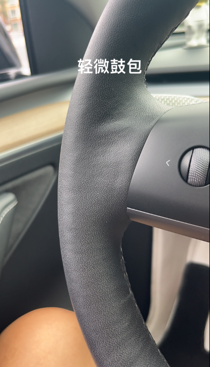 3万公里更换方向盘小特特不知不觉也开了一年半三万公里了，小小问题一直都有，但也