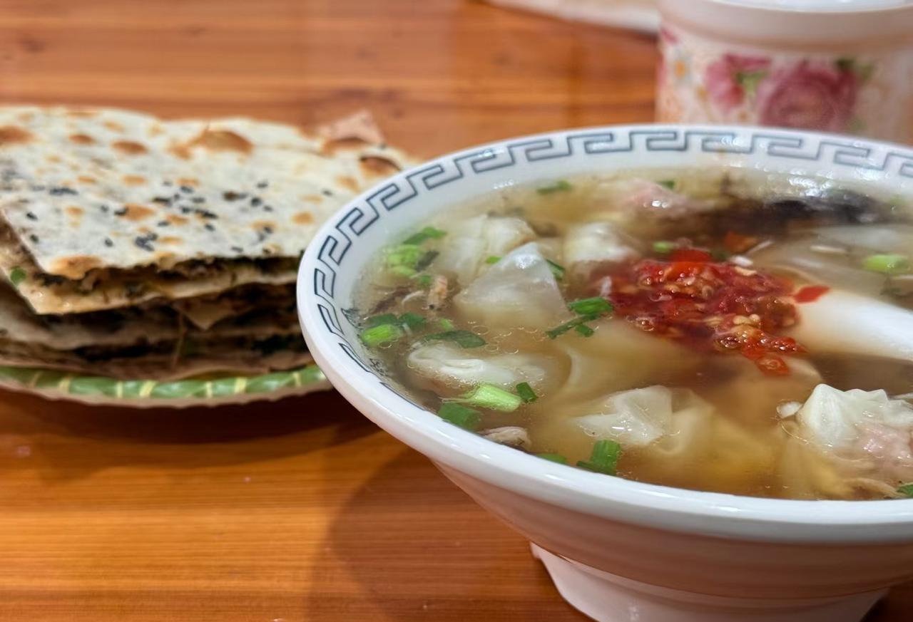 没有悬念，陈坤果然被我猜中了。今日，陈坤晒图，分享了他美味的早餐，一碗薄皮馄饨