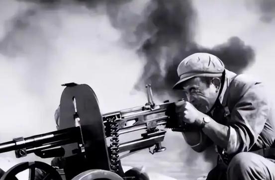 重机枪的防盾还是有用的，比如说郭留诺夫重机枪，曾经广受志愿军好评，据不止一个志愿