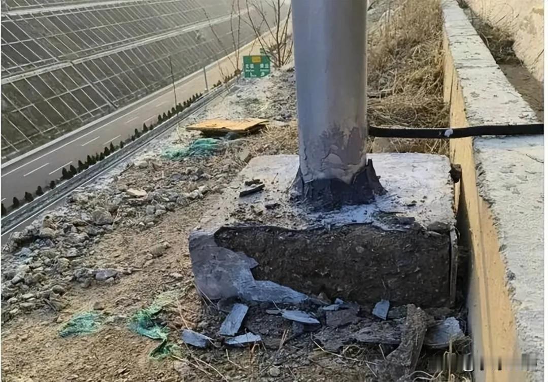 3亿北斗防灾工程被曝一掰就碎：监测滑坡的设备，自己先塌了·天上的北斗越来越准