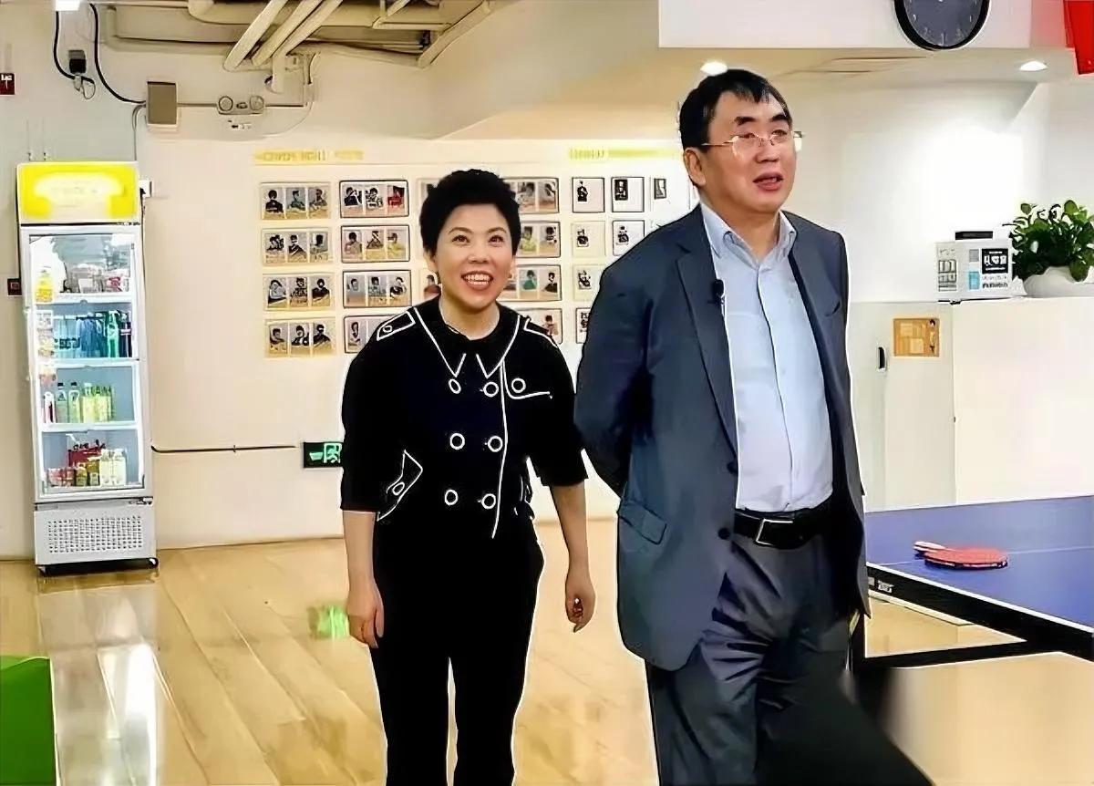 1990年聂卫平拿了七万奖金到手就剩两千他当场摔了奖杯找万里主席换谁