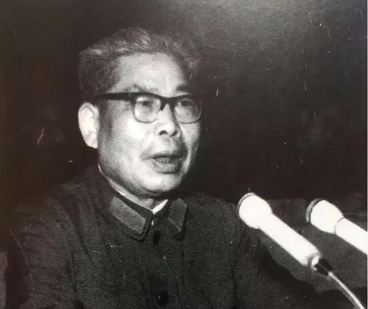 1982年，2万基建工程兵安置成问题，司令李人林急得焦头烂额，他迫切希望深圳能接