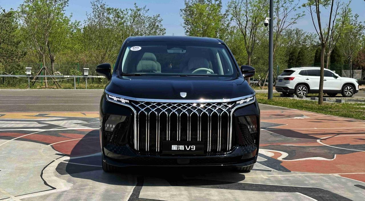 中国主要国有车企最新排名：第一名：一汽集团第二名：东风汽车第三名：上汽集团