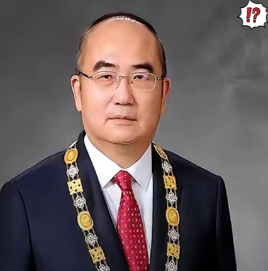 “如果幸运，我还有8到10年；如果不幸，最多五六年。”说出这句话时，他的双腿已经