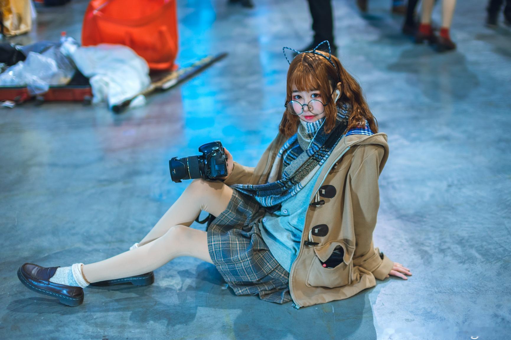 猎人拍漫展漫展分享版(旧库存图)冬日暖阳JK摄影后期：聆听猎人