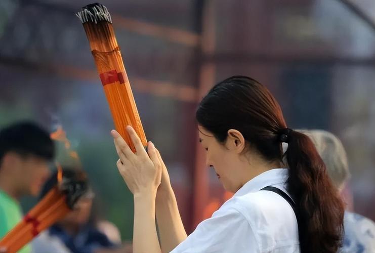 别再信“靠男人是福气”这种鬼话了！过来人事儿都说明白了：女人经济不独立，早